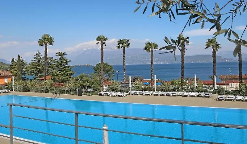 Onda Blu Resort Манерба-дель-Гарда