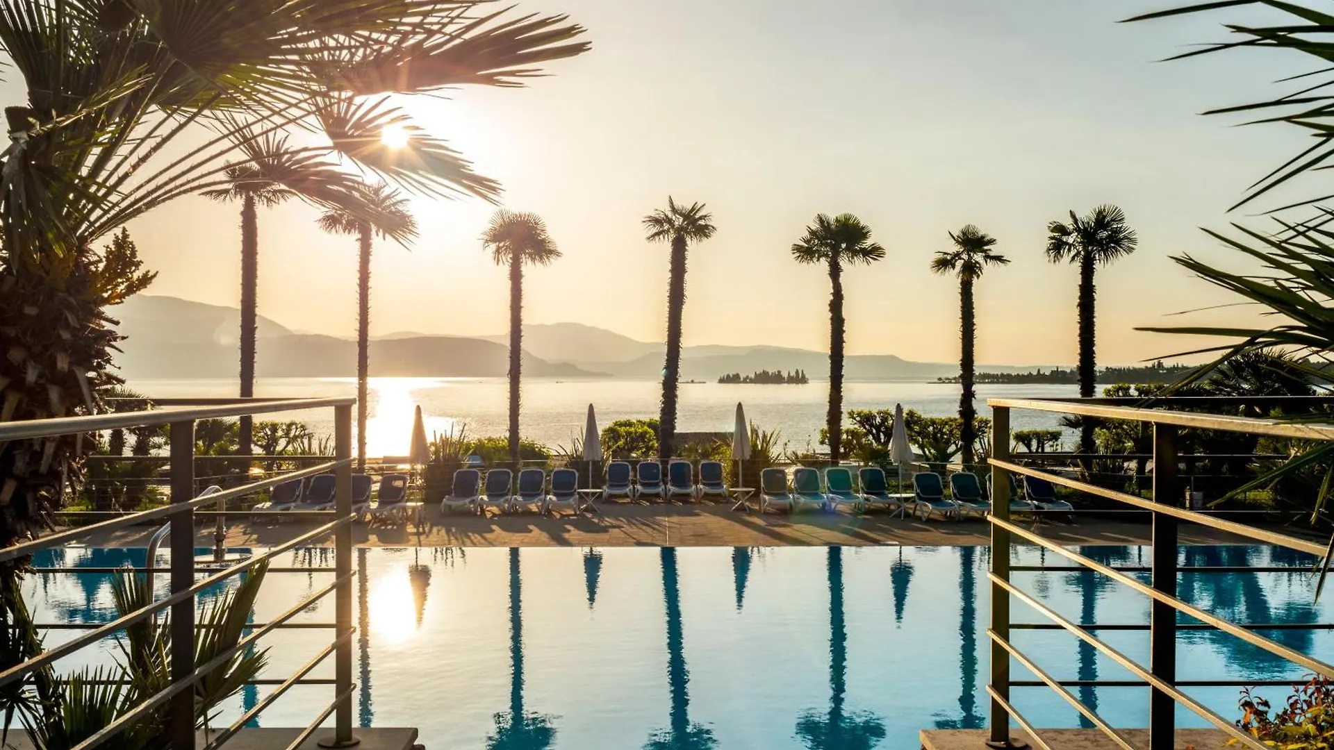 Апарт-отель Onda Blu Resort Манерба-дель-Гарда