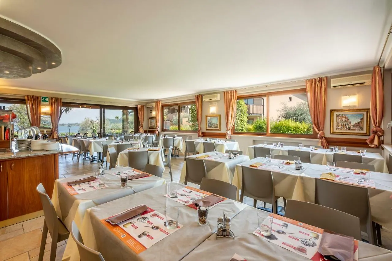 Onda Blu Resort Manerba del Garda 4*,