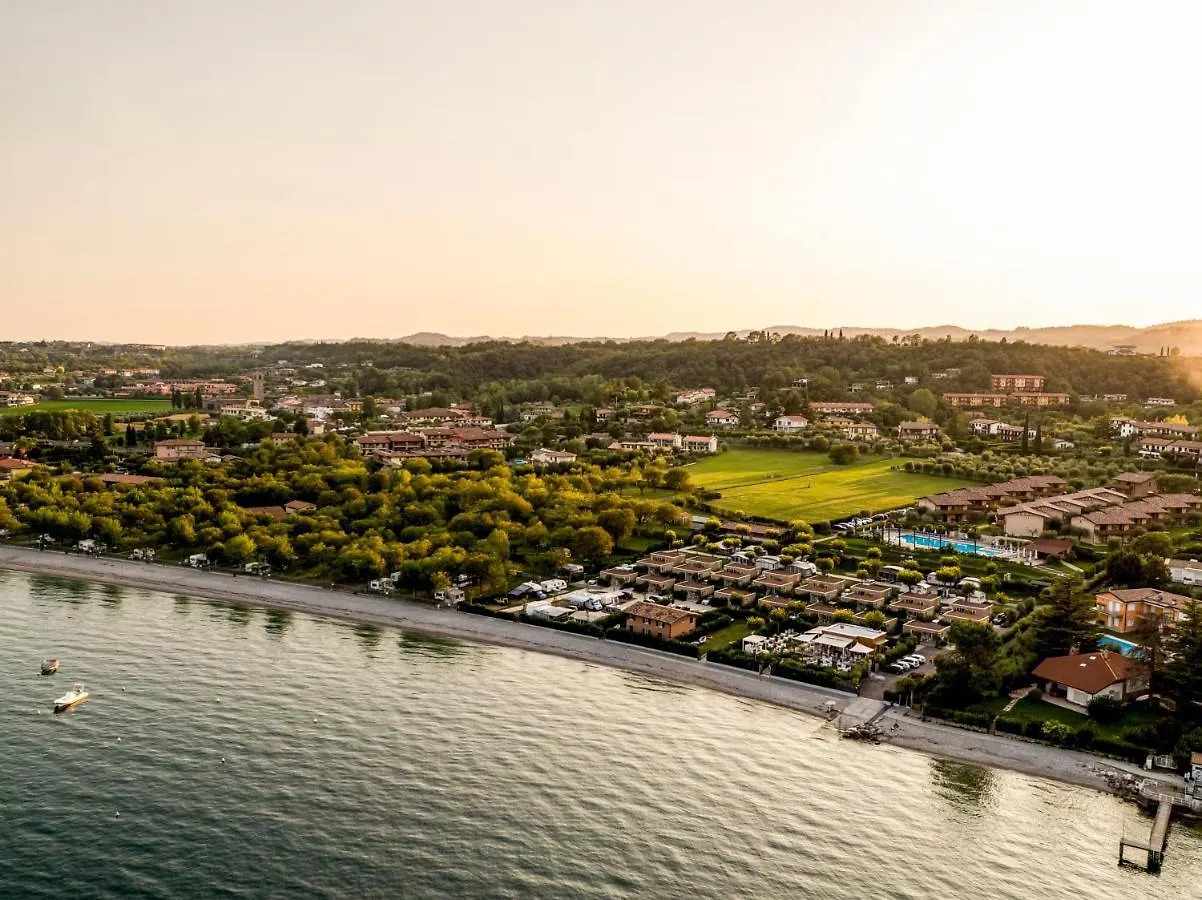 Onda Blu Resort Манерба-дель-Гарда