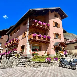 Adele Hotel