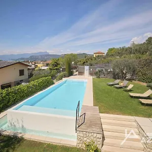 https://villa-madab.hotelinveneto.com